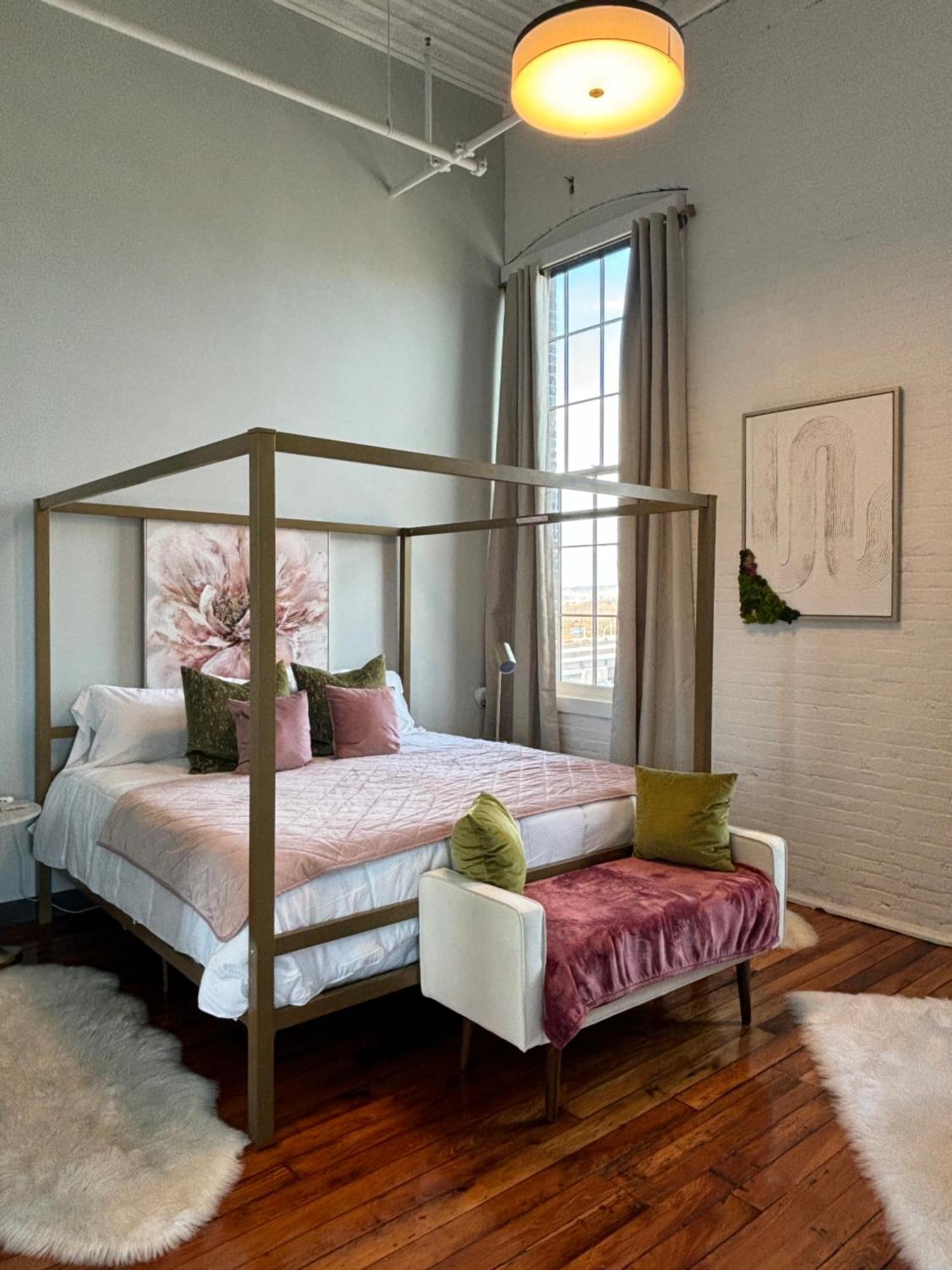 2Br 2Br Le Chateau 505 Lux Penthouse In A Historic Building Ютіка Екстер'єр фото